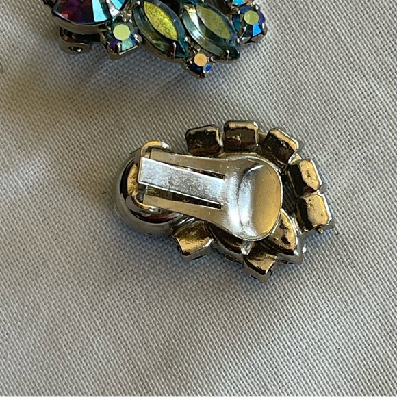 VINTAGE AURORA BOREALIS EAR CLIP ONS - Picture 5 of 5